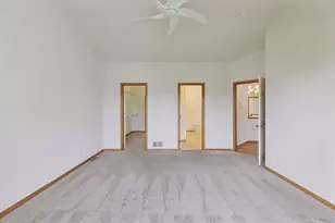 492 Holly Ln N, Oakdale, MN 55128 - Photo 19