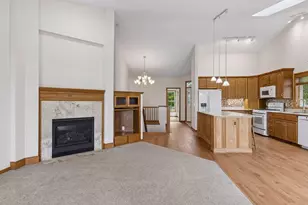 492 Holly Ln N, Oakdale, MN 55128 - Photo 5