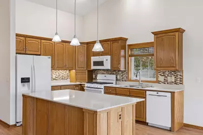 492 Holly Lane N, Oakdale, MN 55128 - Photo 9