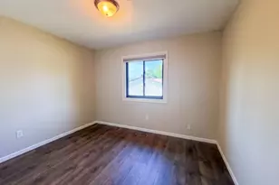 13397 Hughes Ct, Apple Valley, MN 55124 - Photo 9