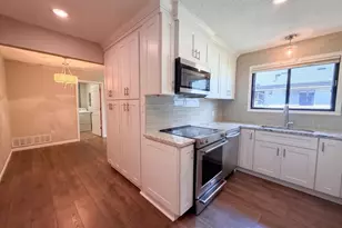 13397 Hughes Ct, Apple Valley, MN 55124 - Photo 7