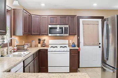 221 S Lincoln Street, Lake Crystal, MN 56055 - Photo 11