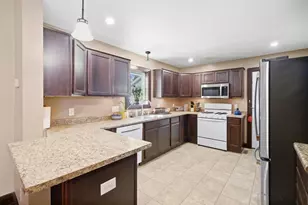 221 S Lincoln St, Lake Crystal, MN 56055 - Photo 3
