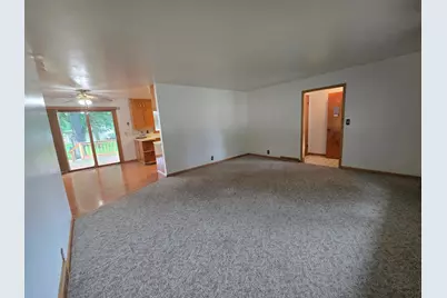 1112 6th Avenue SW, Pipestone, MN 56164 - Photo 5