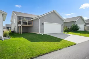 6037 Sandstone St NW, Rochester, MN 55901 - Photo 23