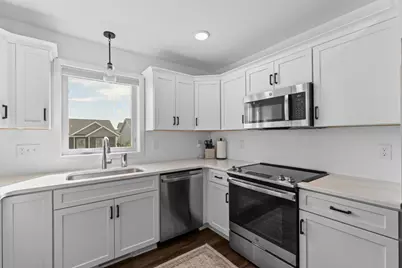 6037 Sandstone Street NW, Rochester, MN 55901 - Photo 5