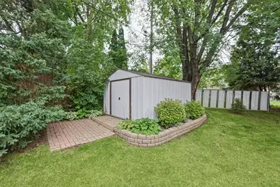 407 Mesabi Drive, Hibbing, MN 55746 - Photo 5