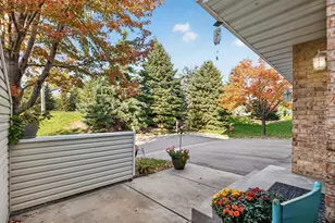 6203 Courtly Rd, Woodbury, MN 55125 - Photo 9