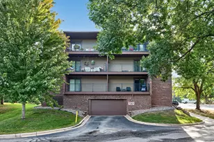 7301 W 101st St, Bloomington, MN 55438 - Photo 25