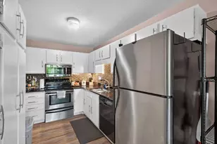 7301 W 101st St, Bloomington, MN 55438 - Photo 11