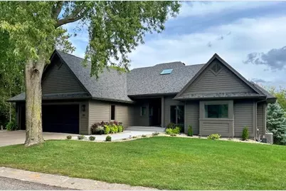 550 Pine Ridge Court, New Richmond, WI 54017 - Photo 3