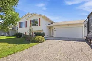 964 7th Ave NW, Hutchinson, MN 55350 - Photo 1