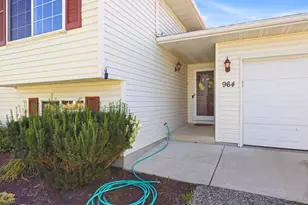 964 7th Ave NW, Hutchinson, MN 55350 - Photo 3