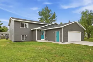 348 1st Ave S, Motley, MN 56466 - Photo 1