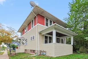 595 Syndicate St N, Saint Paul, MN 55104 - Photo 1