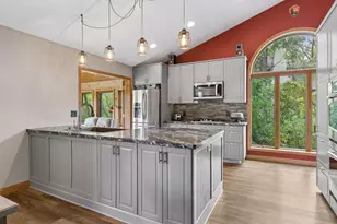 854 Palm Ct, Maplewood, MN 55109 - Photo 13