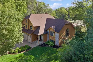 854 Palm Ct, Maplewood, MN 55109 - Photo 1