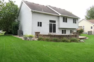 7059 Sussex Ln, Shakopee, MN 55379 - Photo 33