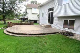 7059 Sussex Ln, Shakopee, MN 55379 - Photo 7