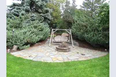 7059 Sussex Lane, Shakopee, MN 55379 - Photo 5