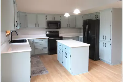 7059 Sussex Lane, Shakopee, MN 55379 - Photo 9
