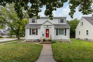 1204 N 4th St, Mankato, MN 56001 - Photo 1