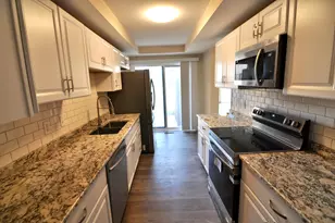 5845 Lake Curve Ln, Brooklyn Center, MN 55429 - Photo 3