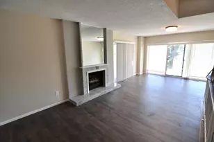 5845 Lake Curve Ln, Brooklyn Center, MN 55429 - Photo 5