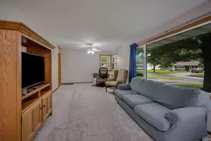 1023 Day St, Fairmont, MN 56031 - Photo 7