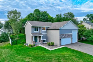 556 Pleasant Dr, Prescott, WI 54021 - Photo 3