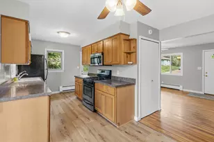 610 Grange Ave N, Oakdale, MN 55128 - Photo 5