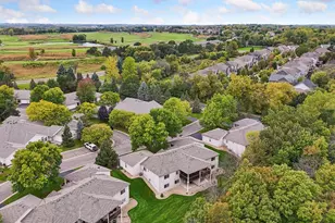 980 Carriage Ln, Chaska, MN 55318 - Photo 3