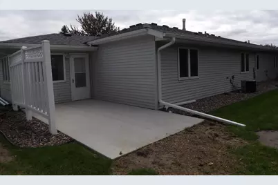 2004 16th Street SW, Austin, MN 55912 - Photo 3