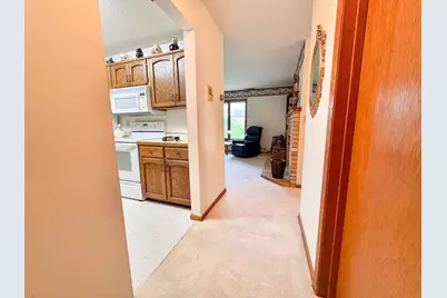 400 Kennedy Park Circle #102, Fergus Falls, MN 56537 - Photo 5