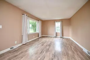 307 Michaels St, Cochrane, WI 54622 - Photo 3