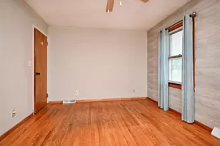 307 Michaels St, Cochrane, WI 54622 - Photo 9