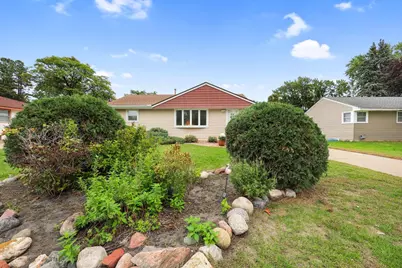 6324 Lee Avenue N, Brooklyn Center, MN 55429 - Photo 3