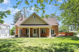 1598 E Shore Dr, Saint Paul, MN 55106 - Photo 1