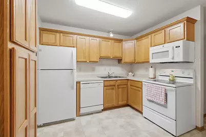 1067 Blackbird Trail SW #8, Hutchinson, MN 55350 - Photo 9