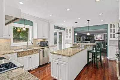 726 Camberwell Drive, Eagan, MN 55123 - Photo 11