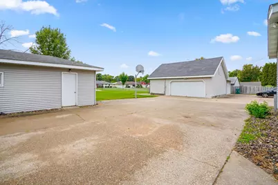8428 Portland Avenue S, Bloomington, MN 55420 - Photo 31