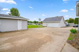 8428 Portland Ave S, Bloomington, MN 55420 - Photo 31