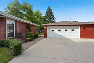 1614 19th St NW, East Grand Forks, MN 56721 - Photo 3