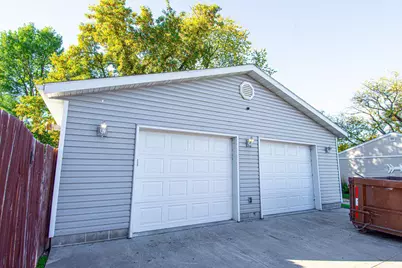 321 State Avenue N, Thief River Falls, MN 56701 - Photo 31
