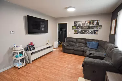 321 State Avenue N, Thief River Falls, MN 56701 - Photo 7