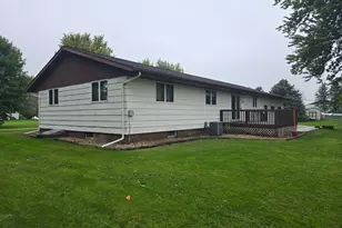 504 Circle Dr, Rushmore, MN 56168 - Photo 3