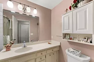 6121 Blake Ridge Rd, Edina, MN 55436 - Photo 15