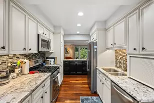 40 Upton Ave S, Minneapolis, MN 55405 - Photo 9