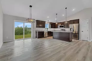 1902 Maple Leaf Ln, Litchfield, MN 55355 - Photo 7