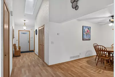 2643 Lake Court Circle, New Brighton, MN 55112 - Photo 5